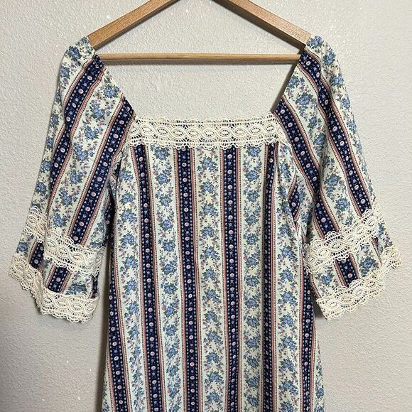 Princess Kaiulani Hawaiian Maxi Floral Dress L 16 Short Sleeves Lace Hem Boho - Picture 4 of 9